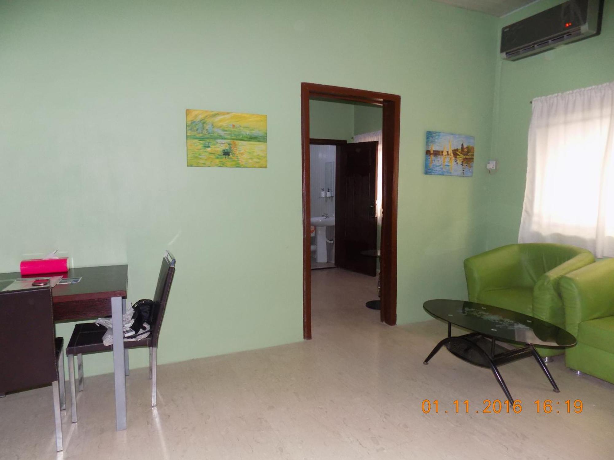 Posh Apartments And Hotel Ikeja Exterior photo