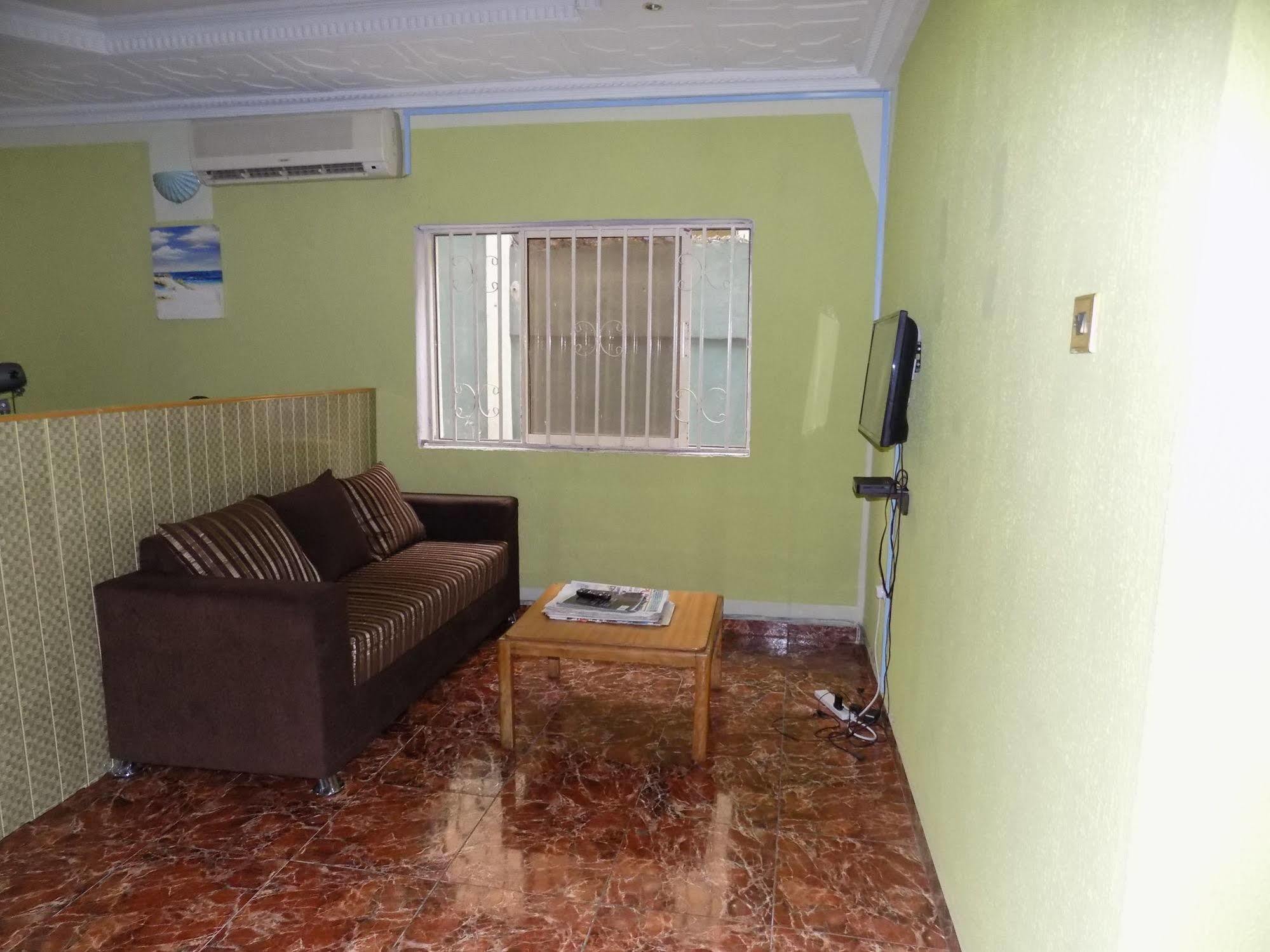 Posh Apartments And Hotel Ikeja Exterior photo